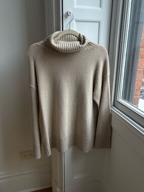 ANN MASHBURN Beige Turtleneck Sweater Medium
